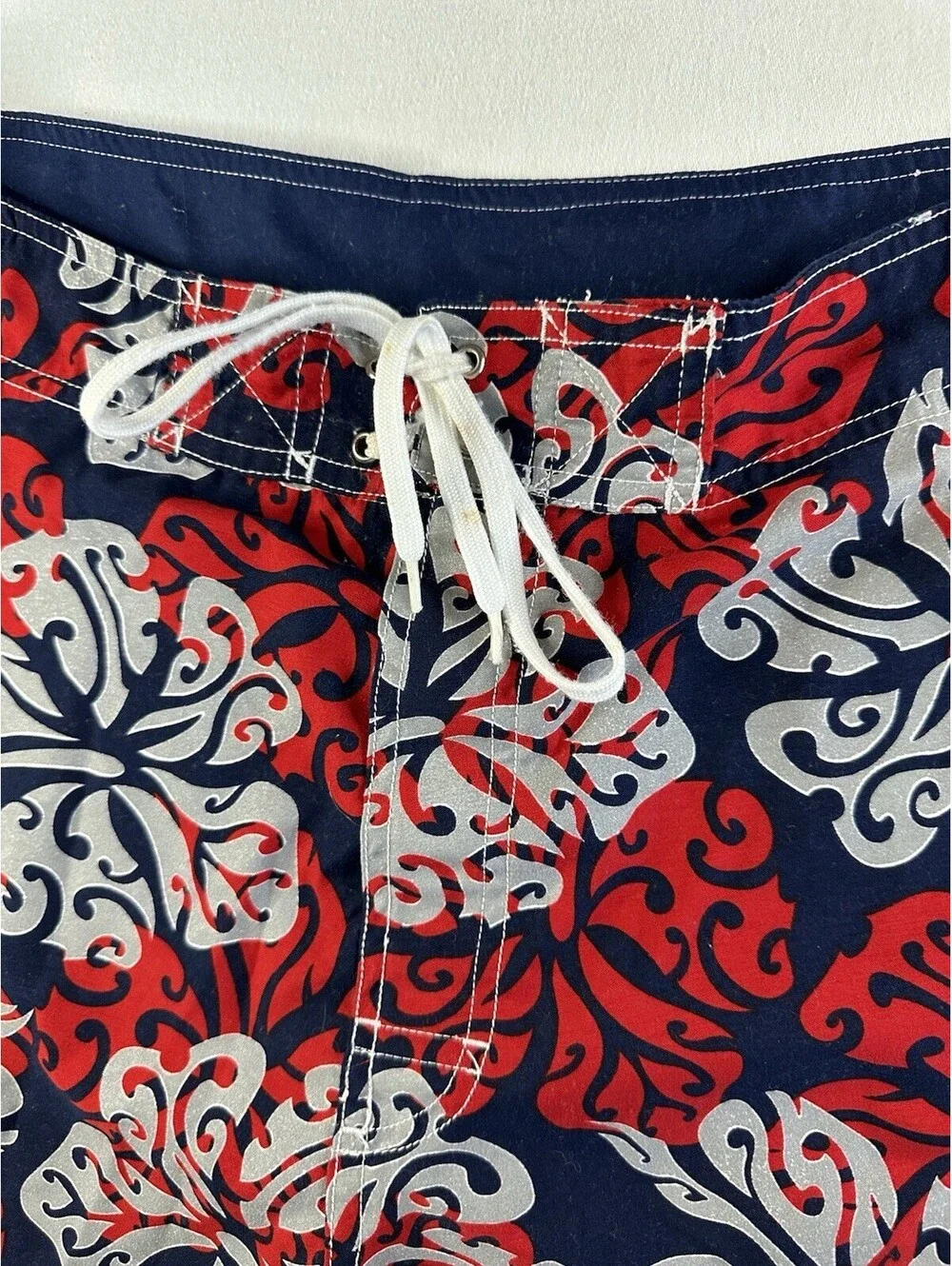 Y2K Sideout Men’s Swimming Trunks size 33, Blue & Red, Hawaii Vibe